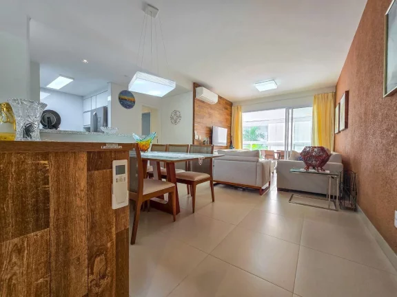 Imagem Apartamento Pé na Areia à Venda com 3 dormitórios 1 suíte 133m² Riviera de São Lourenço Bertioga SP