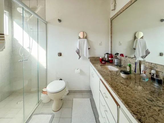 Imagem Casa de Luxo na Riviera de São Lourenço Módulo 20: 4 Quartos, 2 Suítes, 2 Salas e 4 Vagas de Garagem