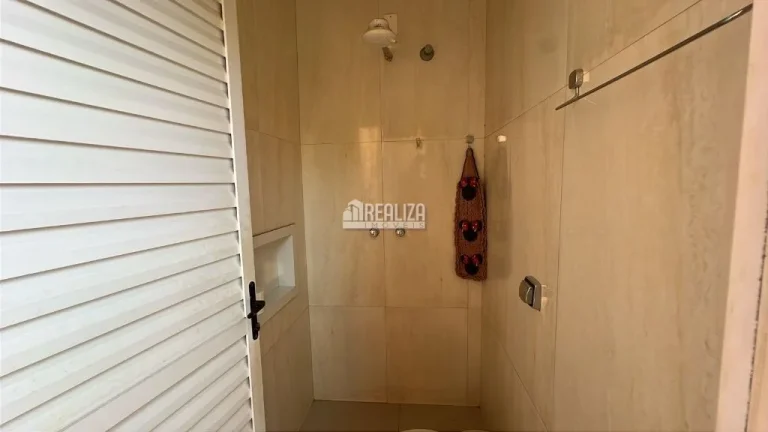 Imagem Casa à venda no bairro de Lourdes - em Uberaba
