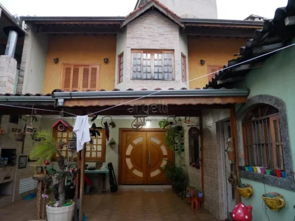 Imagem Sobrado com 170 metros quadrados de área construída, ampla sala com lareira e teto rebaixado com s...