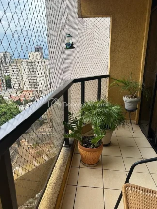 Imagem Apartamento espaçoso com 3 quartos, sendo 1 suíte com mini closet. Todos os dormitórios contam co...