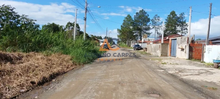 Imagem Adriano Carpes Imóveis vende terreno na praia de Balneário Piçarras