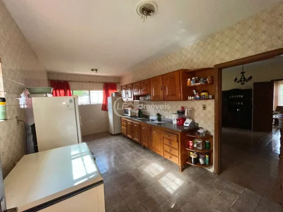 Imagem Impecável Casa à Venda na Orla Morena em Campo Grande-MS: 4 Quartos, 1 Suíte, 4 Salas, 2 Banheiros, 7 Vagas, 289,61 m²!
