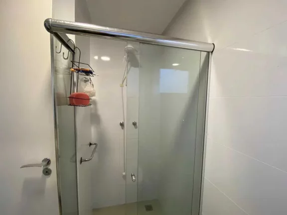 Imagem Apartamento frente mar com 3 suítes sendo 1 master e 2 vagas de garagem - Centro de Navegantes/SC