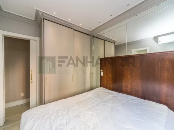 Imagem Vendo excelente apartamento na Rua Diogo Jácome - Vila Nova Conceição. Excelente apartamento com ambientes amplos e ensolarados, acabamento de primei