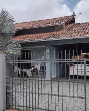 Imagem Casa com 3 dormitórios e 3 vagas de garagem - Morro do Meio | Joinville/SC