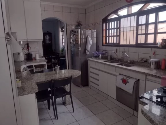 Imagem Casa com 3 dormitórios à venda, 203 m² por R$ 850.000,00 - Vila Maria Rosa - Ferraz de Vasconcelos/SP
