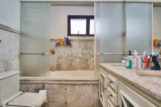 Imagem Apartamento ensolarado, prédio recuado, com linda vista, 200 metros, 4 dormitórios, 4 suítes, 4 v...