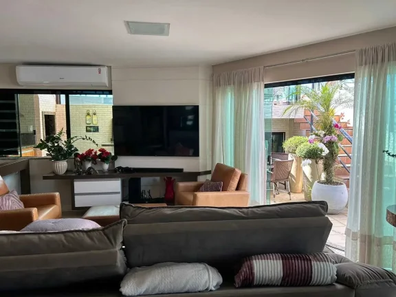 Imagem Cobertura duplex com 3 suítes e 3 vagas de garagem no centro de Itajaí