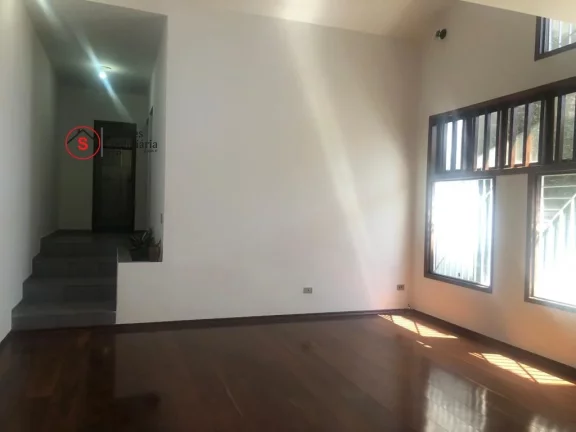 Imagem Excelente sobrado de 265 m localizado na região da Cidade Continental/ Parque São Lucas. O imóvel possui 4 dormitórios sendo 1 suíte, total de 3 banh