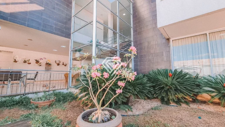 Imagem Sobrado 5 Suítes, 1.080 m² c/ lazer à venda na 205 Sul