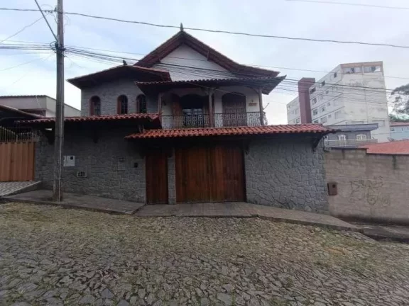 Imagem Casa aconchegante com escritório, três dormitórios, banheira e closet no bairro Boa Vista