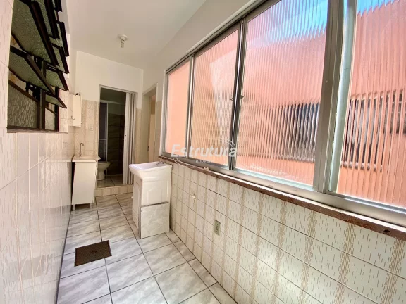 Imagem Lindo apartamento semimobiliado localizado no centro de Santa Maria