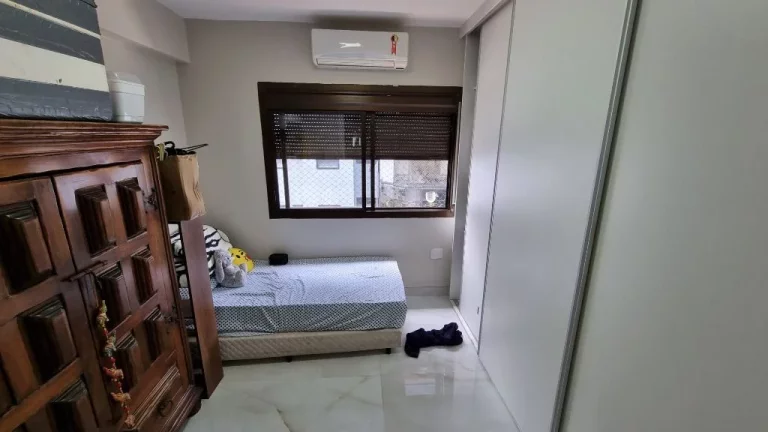 Imagem PITANGUEIRAS - MARAVILHOSO APTO. Á VENDA, TOTALMENTE REFORMADO, 02 VAGAS, 03 DORM. (02 SUÍTES).