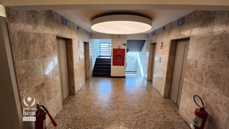 Imagem INCRÍVEL SALA COMERCIAL DE 90 m², excelente localização entre o palácio Avenida e a Biblioteca Pública por 301.000,00 Centro - Curitiba/PR