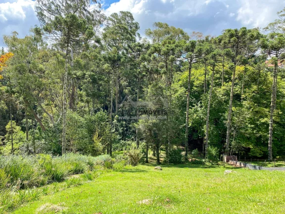 Terreno à venda em Campos do Jordão – Em loteamento de alto padrão