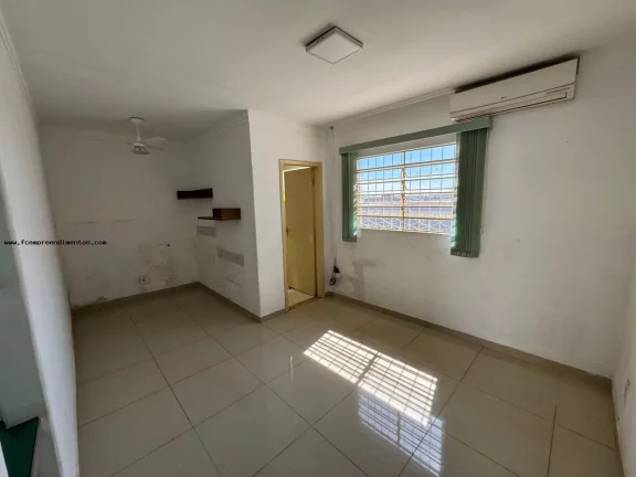Imagem Casa para Locação em Limeira, Vila Claudia, 5 dormitórios, 3 banheiros, 2 vagas