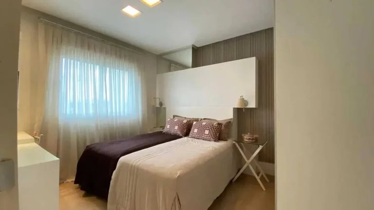 Imagem Apartamento vista mar mobiliado com 3 suítes e 3 vagas de garagem no Centro de Balneário Camboriú