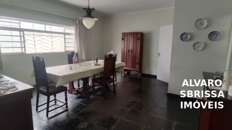Imagem Casa com 2 Suítes, Piscina e Salão Comercial no coração de Itu/SP
