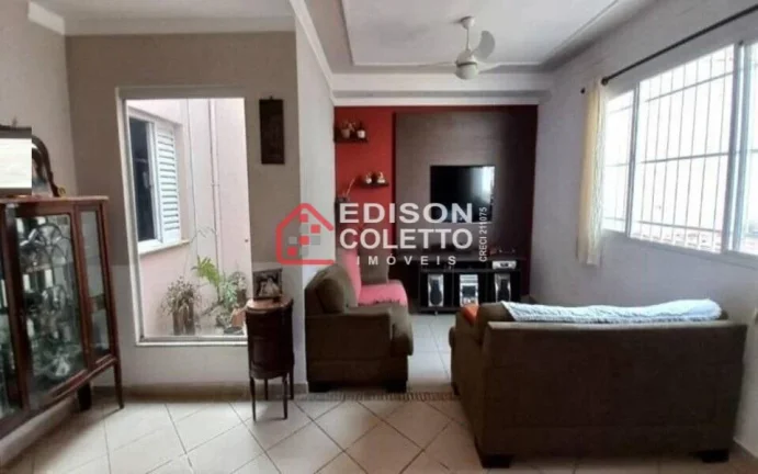 Imagem Pronto para Morar - Casa a venda com Espaço Gourmet e Piscina no Glebas Califórnia!