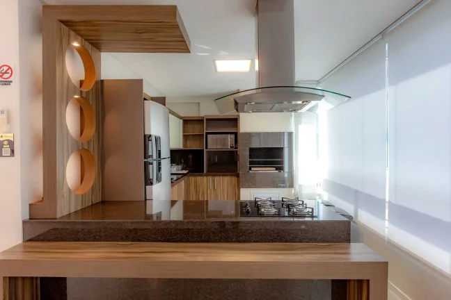 Imagem Apartamento com 2 demi suítes e 1 suíte, 2 vagas de garagem no Centro de Balneário Camboriú