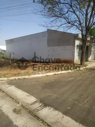Terreno de esquina no Residencial Simoes