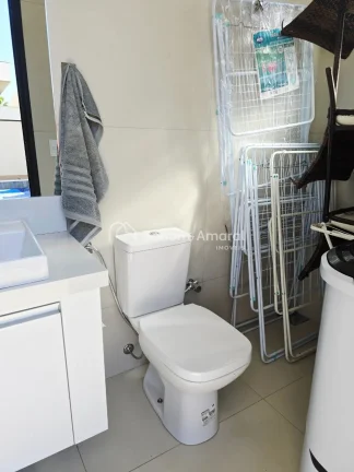 Imagem Um dos condomínios mais desejados da cidade por sua ótima localização e terrenos maiores. 

Sobr...
