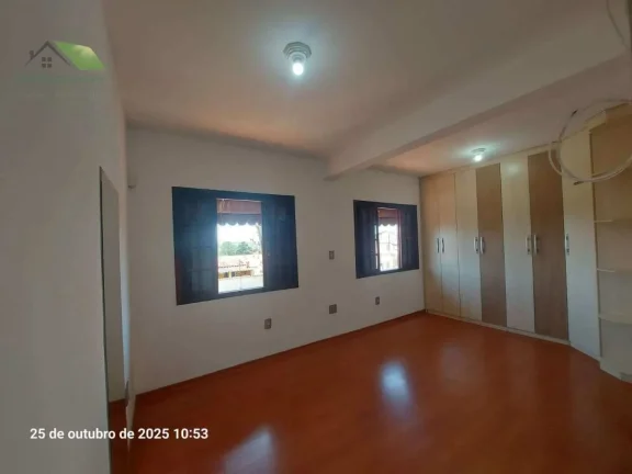 Imagem Sobrado de Esquina Exclusivo em Braz Cubas com 2 Suítes e garagem para 2 Carros!