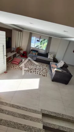 Imagem Sobrado no Iririu com 350m²