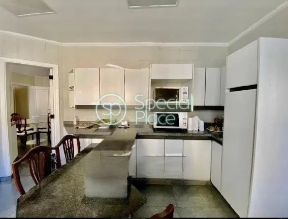Imagem Excelente apartamento em Higienópolis com 350m² de área privativa, 4 suítes e 4 vagas na garagem...