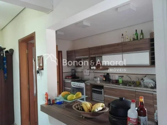 Imagem Lindo sobrado à venda em condomínio fechado em Barão Geraldo. Na parte da frente do imóvel são ...