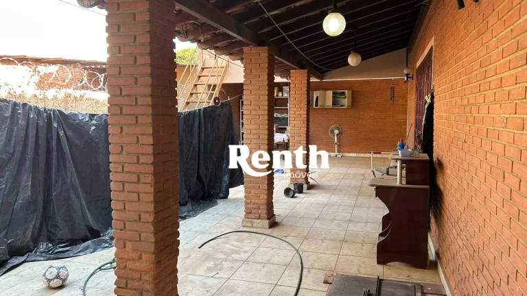 Imagem Casa Comercial e Residencial para alugar, 292 m² por R$ 4.734/mês - Vila Santo Antônio - Rio Claro/SP