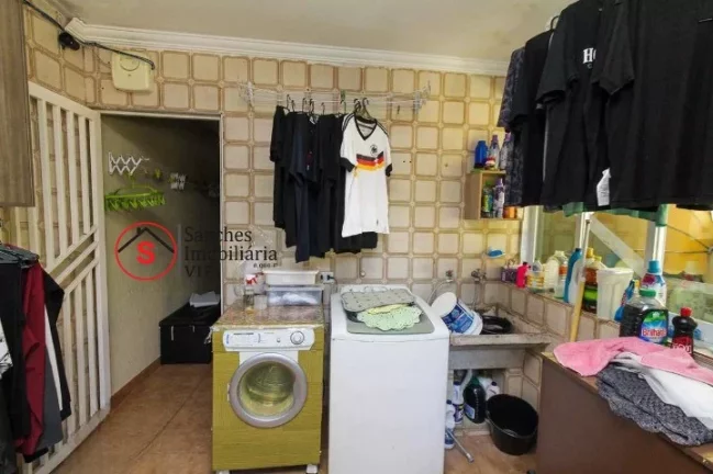 Imagem OPORTUNIDADE. SOBRADO A VENDA NA VILA BELA, PRÓXIMO A SÃO CAETANO COM 4 DORMITÓRIOS E 3 SUÍTES. PISCINA E ÁREA GOURMET COM CHURRASQUEIRA.