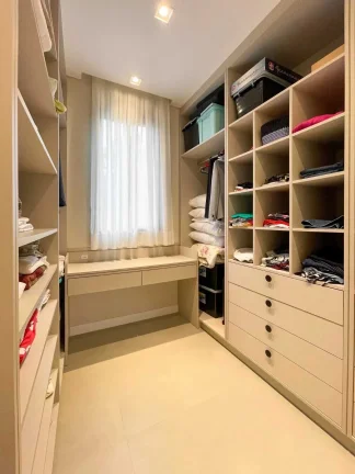 Imagem Apartamento com 3 dormitórios sendo 2 suítes e 2 vagas de garagem em Balneário Camboriú/SC