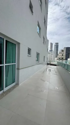 Imagem Apartamento com 3 suítes, 2 vagas de garagem no Pioneiros em Balneário Camboriú