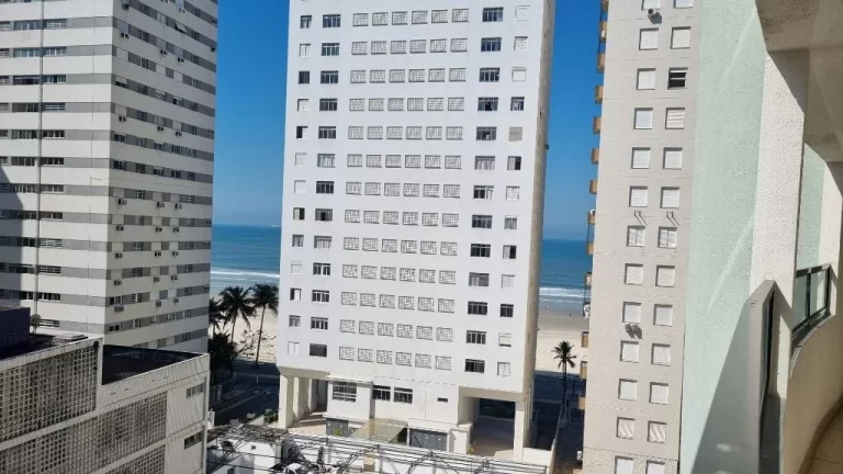 Imagem Kitnet com 1 dormitório à venda, 28 m² por R$ 405.000,00 - Pitangueiras - Guarujá/SP