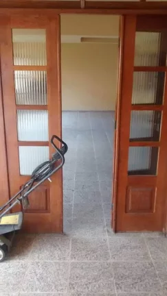 Imagem LINDA CASA COM 4 QUARTOS, QUINTAL GRANDE A VENDA - NOVA FRIBURGO.