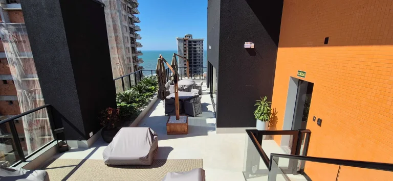 Imagem Apartamento diferenciado recém entregue com 4 suítes e 2 vagas de garagem em Perequê - Porto Belo/SC