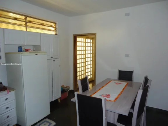 Imagem Casa para Venda em Limeira, Jardim Senador Vergueiro, 4 dormitórios, 1 suíte, 2 banheiros, 1 vaga