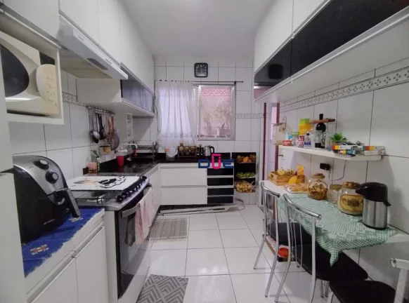 Imagem Apartamento 2 Dormitórios com Excelente Localização em São Vicente