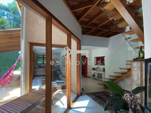 Imagem Charmosa Casa Rústica Contemporânea na Fazendinha - 3 Dorms (1 Suíte)