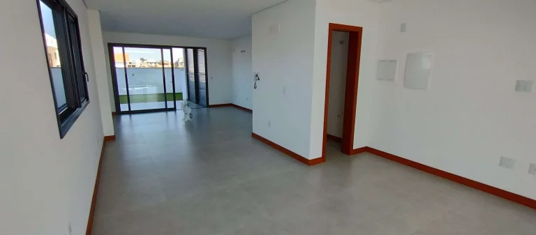 Imagem Casa à Venda, Lindo Sobrado Geminado, 03 Suítes, 163 m2, Financiável, no Jardim Campeche, Florianópolis/SC