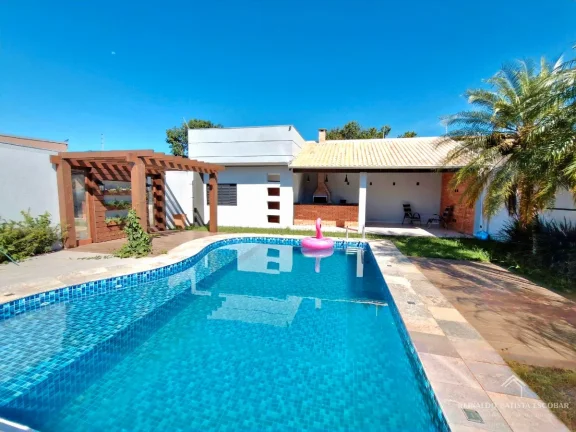 Imagem Oportunidade - Casa térrea com piscina à venda no Novos Estados