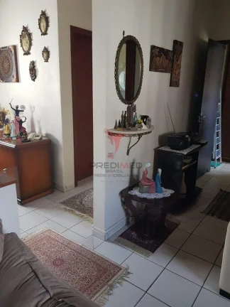 Imagem Lindo, muito lindo, situado a duas quadras da praia, 5 imóveis, com academia, piscina