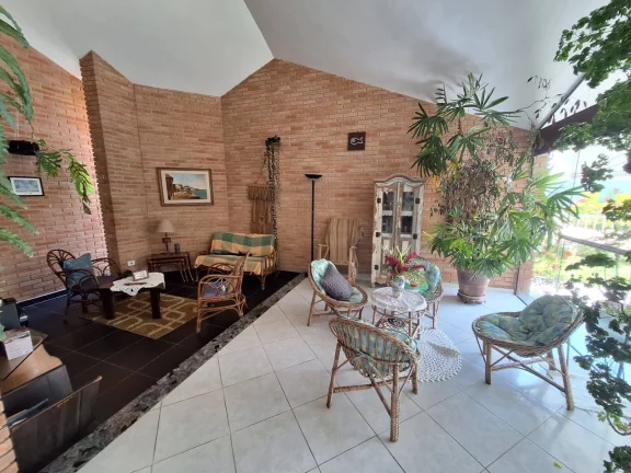 Imagem CASA EM 3 LOTES, PERTINHO DA PRAIA PAISAGISMO ESPETACULAR