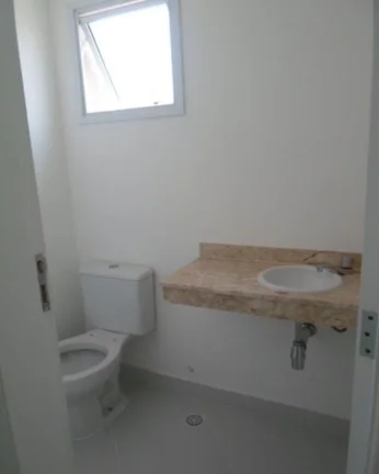 Imagem Apartamento à venda no Guarujá na Praia das Pitangueiras.
