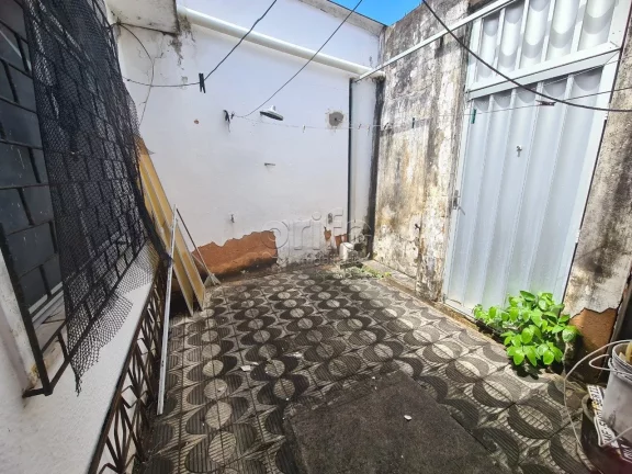 Imagem Excelente casa de esquina, bem ventilada, em ótima localização no Rodolfo Teófilo próximo ao Co...