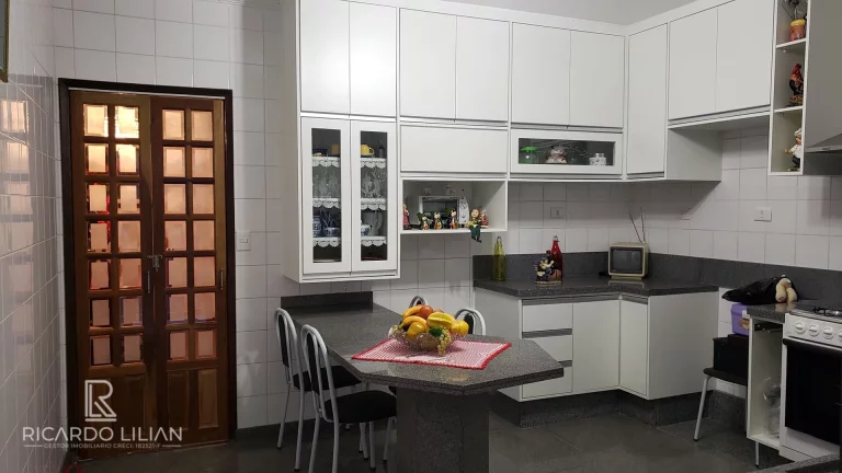 Imagem Maravilhosa casa assobradada com 3 suites e muito espaço para o conforto da sua familia