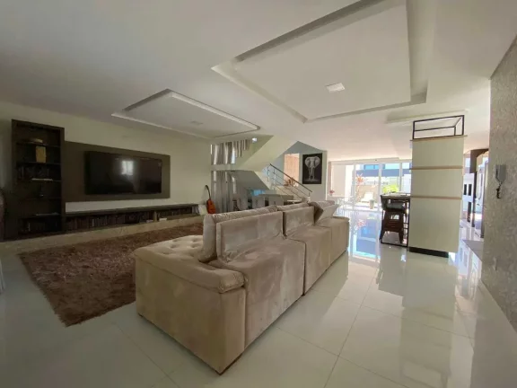 Imagem Casa mobiliada no Condomínio Caledônia com 4 dormitórios sendo 3 suítes e 4 vagas em Camboriú