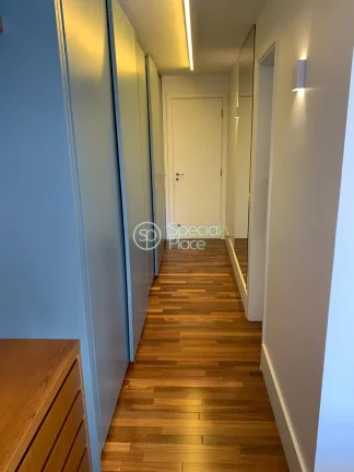 Imagem Lindo apartamento, 156 metros, 03 Suítes, 03 vagas de garagem, depósito. Muito amplo com bastante ...
